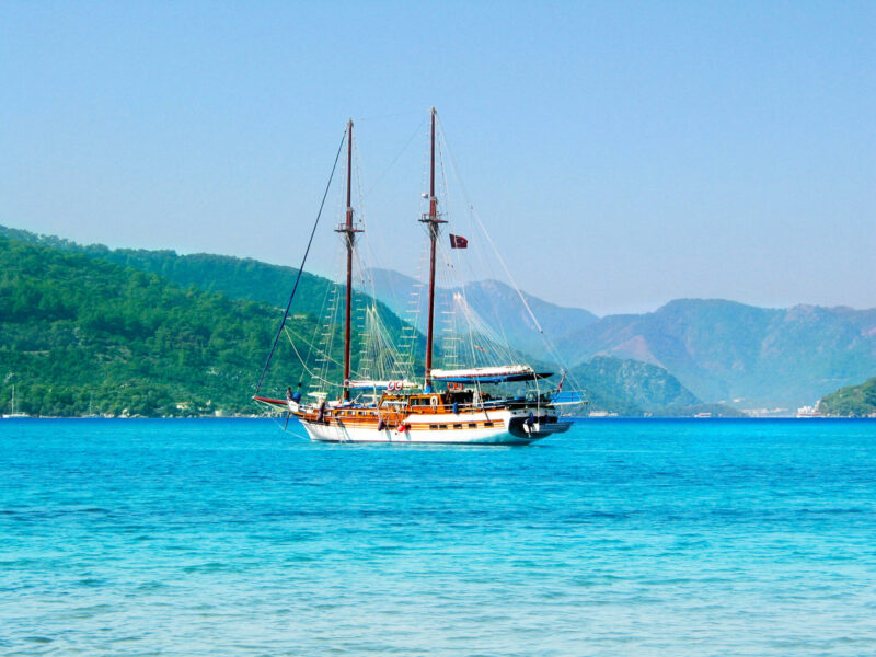 Blue Cruise & Turquoise Hotel