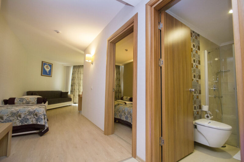 Blue Wave Suite Hotel