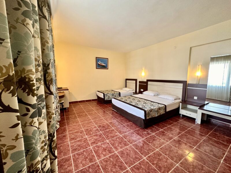 Blue Wave Suite Hotel