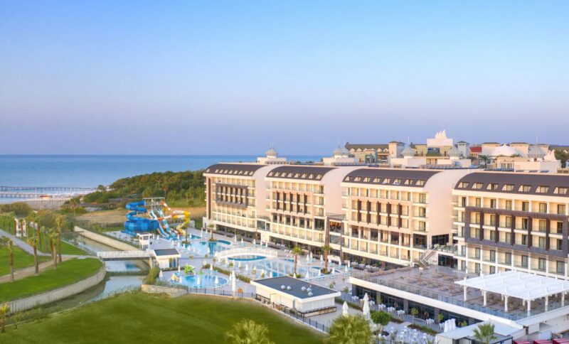 Diamond Deluxe Hotel