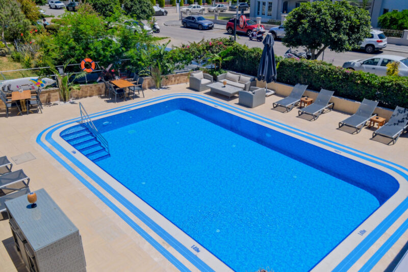 Moni Hotel