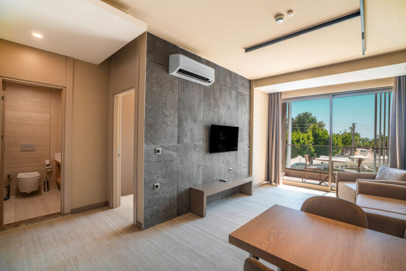 Prive Suite Side & Spa
