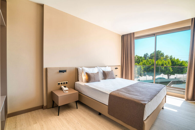 Prive Suite Side & Spa