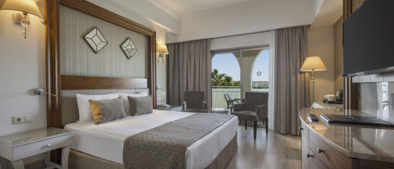 Side Star Resort